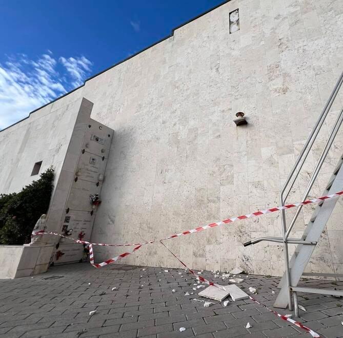Cimitero in rovina e tante proteste Ma ora un restyling per 200mila euro