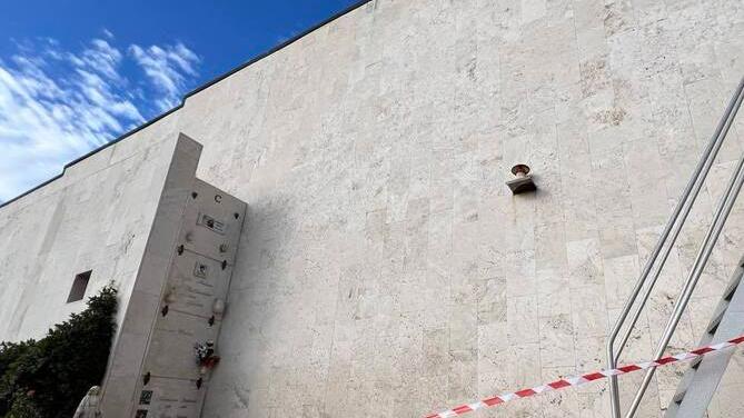 Cimitero in rovina e tante proteste Ma ora un restyling per 200mila euro