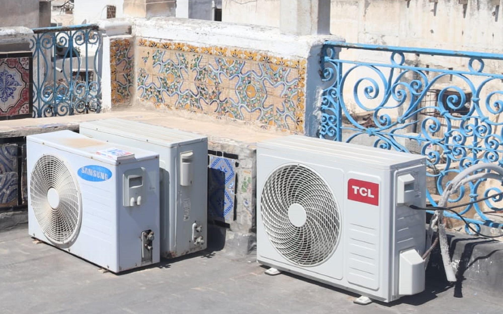 Unità esterne di un condizionatore d'aria (foto d'archivio)