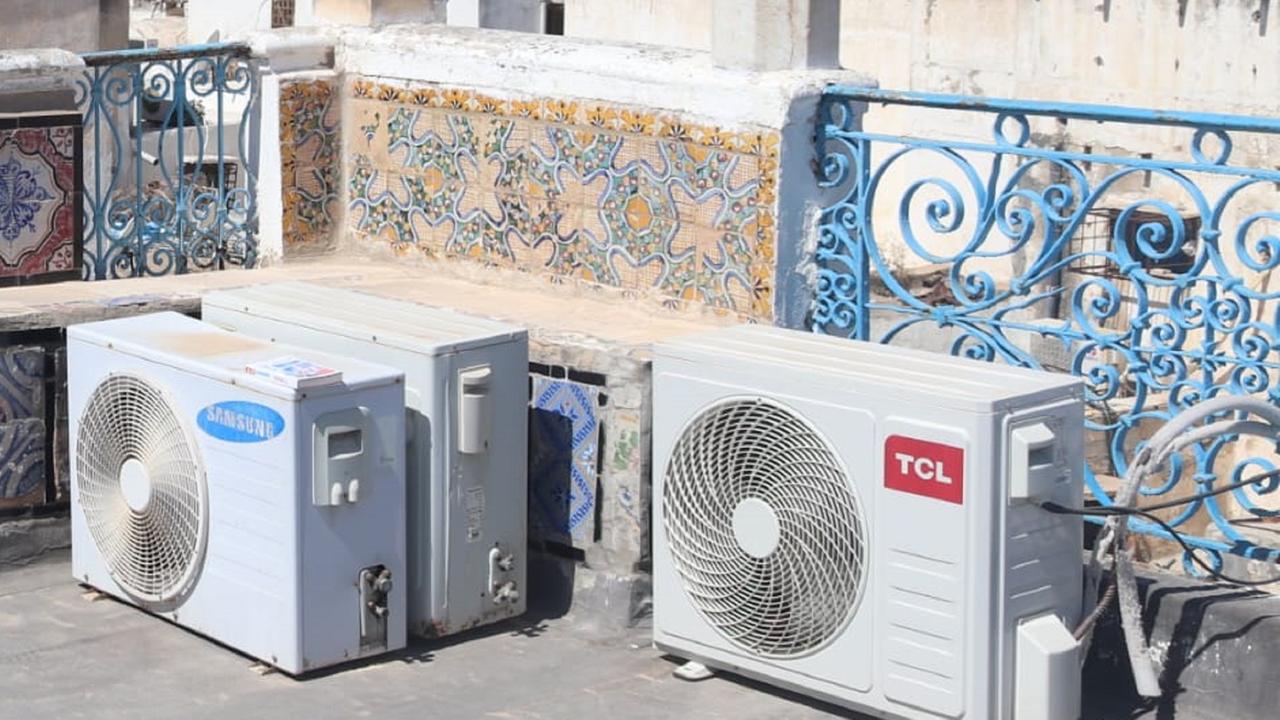 Unità esterne di un condizionatore d'aria (foto d'archivio)