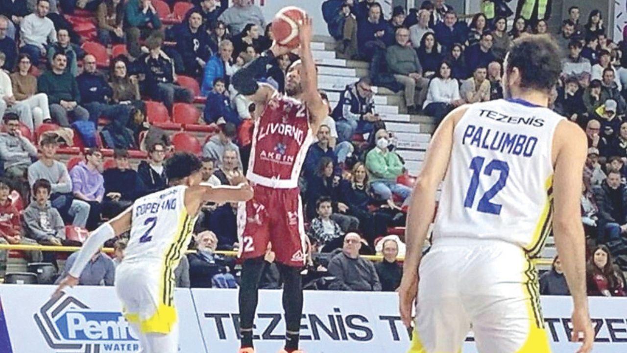 Adrian Banks al tiro