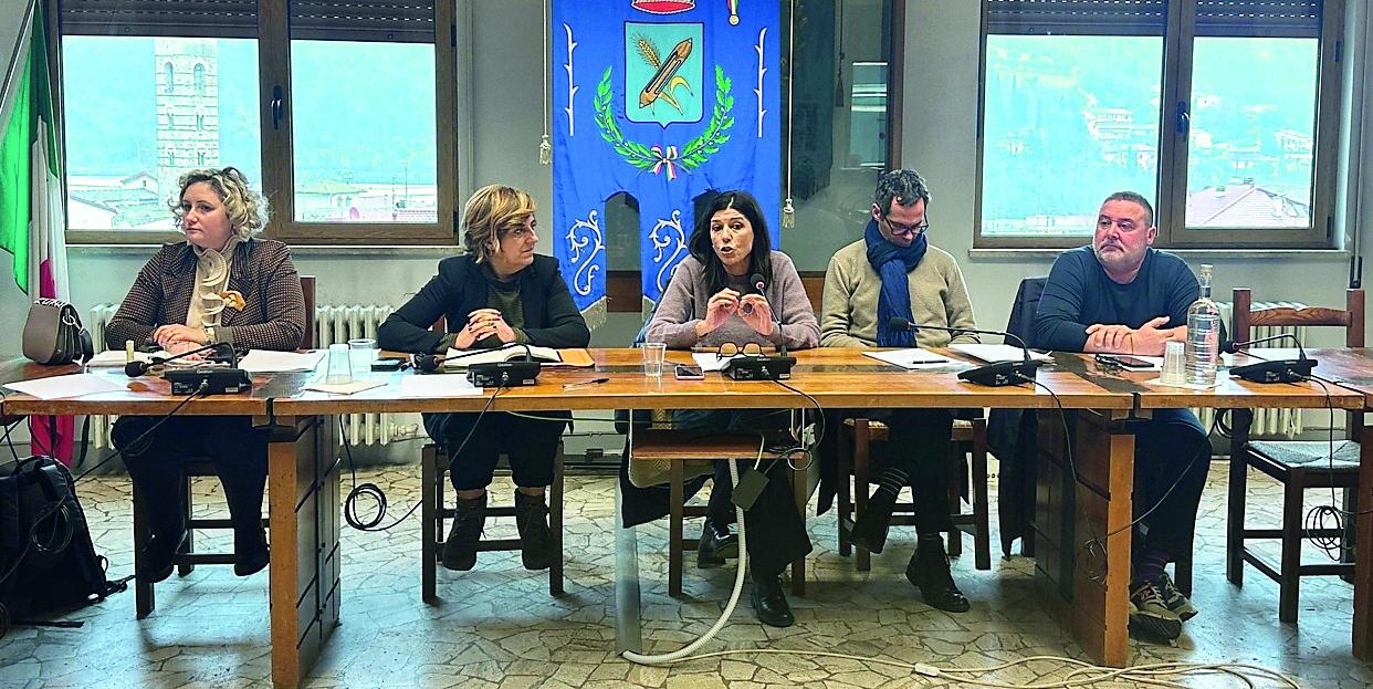 
	L'incontro dell'assessora regionale Monia Monni coi sindaci della Valbisenzio

