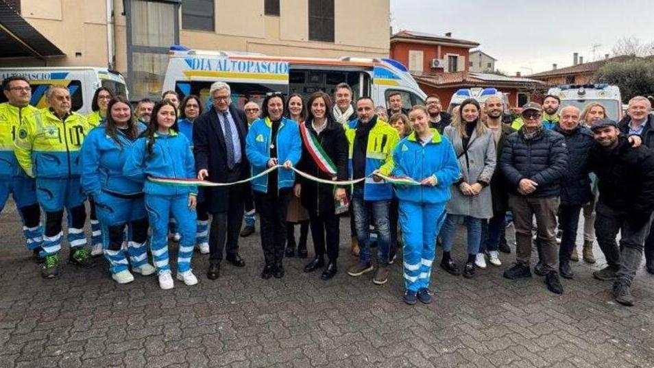 Festa alla Misericordia di Altopascio per l’arrivo della nuova ambulanza