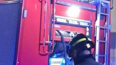 Incendio in via Campi a Modena, tre in ospedale