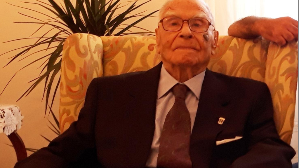 L’addio di Porto Torres al cavaliere Nino Carboni, aveva 104 anni