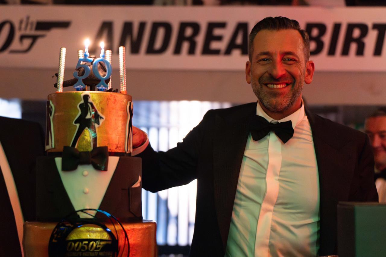 I 50 anni di mister Mini Motor Andrea Franceschini: party a tema 007 e donazione all'Anfass di Correggio