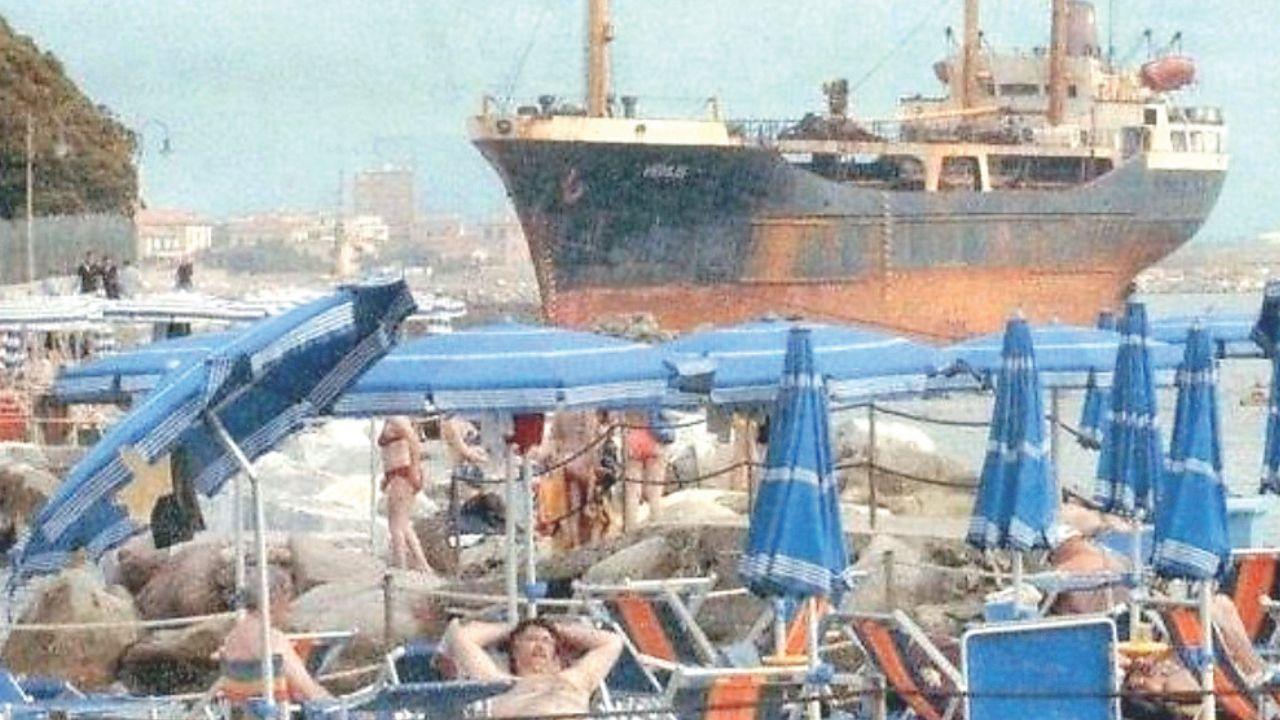
	La nave Venus sugli scogli dei Pungenti

