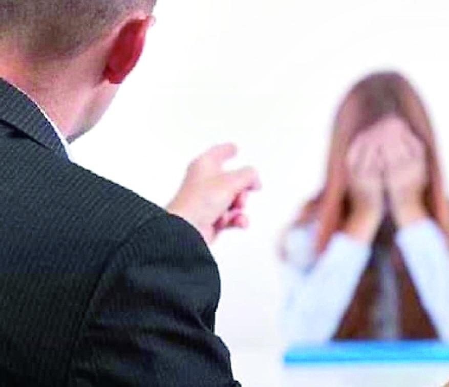 
	La donna racconta di essere vittima di mobbing

