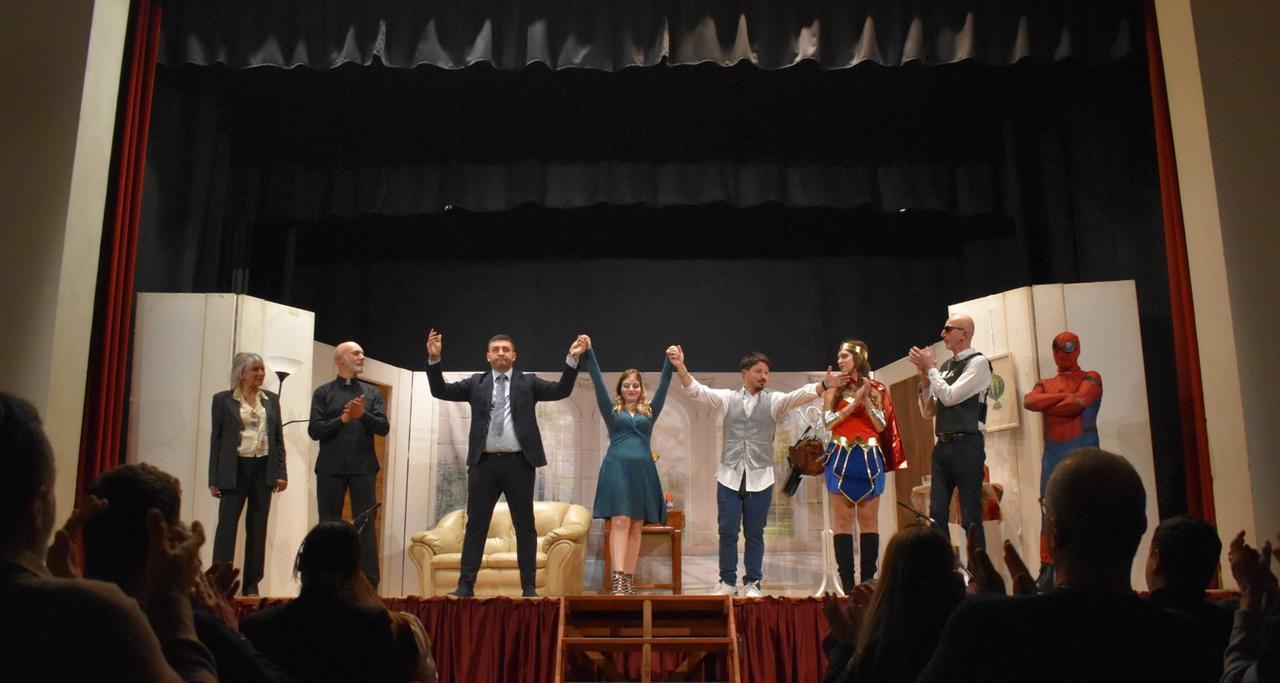 Risate e applausi, a Livorno in scena la commedia degli equivoci