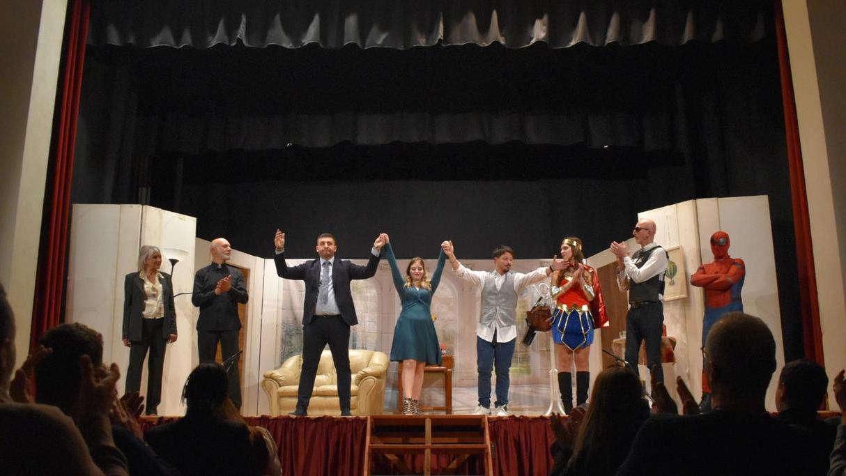 Risate e applausi, a Livorno in scena la commedia degli equivoci