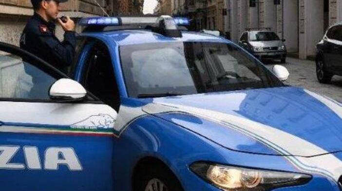 Lucca, tentano il furto a casa di un poliziotto: due arrestati