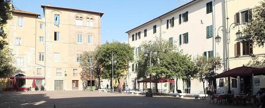 Pisa, annullata l'ordinanza anti alcol in piazza della Pera. I motivi: nessuna emergenza, locali discriminati e nessuna urgenza