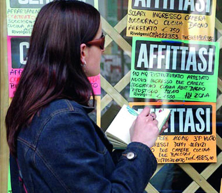 Vignola, appartamento da 55 metri quadri a 1200 euro al mese: «Una prof come fa?»