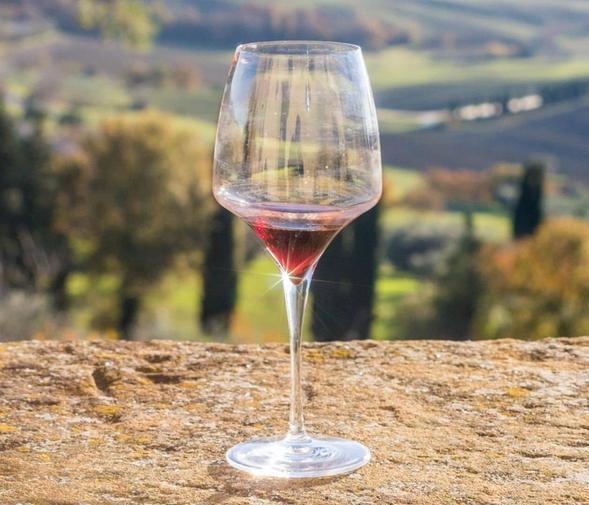Codice della strada, il vino senza alcol è la "soluzione" al crollo di grappe e amari a tavola. L'idea di alcuni ristoratori
