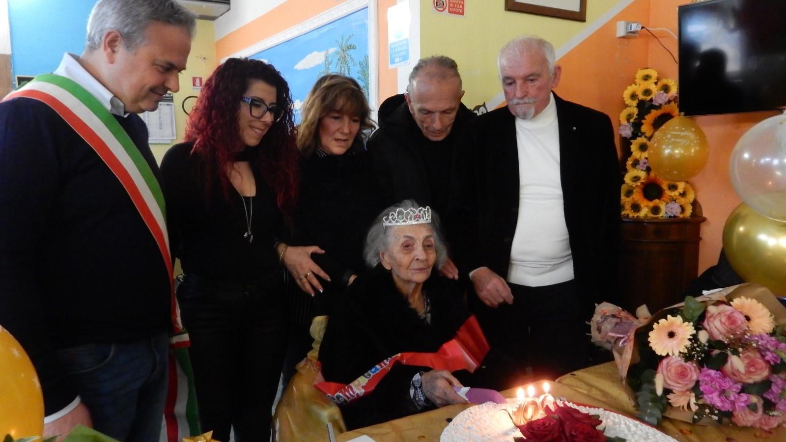 Per i 100 anni di zia Toia tanti auguri da Mattarella