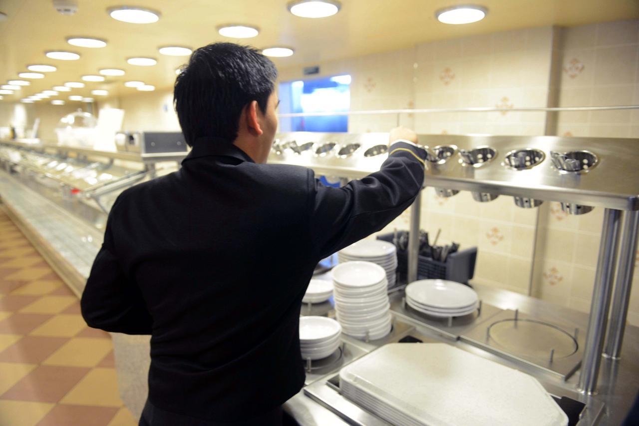 Estate 2025 in Toscana tra orari assurdi, contratti fuorilegge e stipendi incerti: tutto quello che non va