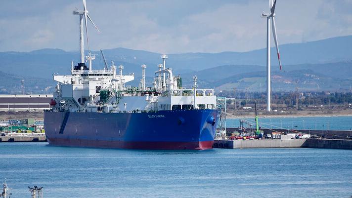 Rigassificatore, aumenta il fronte che lo vuole a Piombino: ora anche gli industriali. La politica fa ping-pong