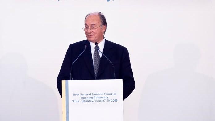 Addio all’Aga Khan, l’omaggio dei dipendenti dell’aeroporto di Olbia
