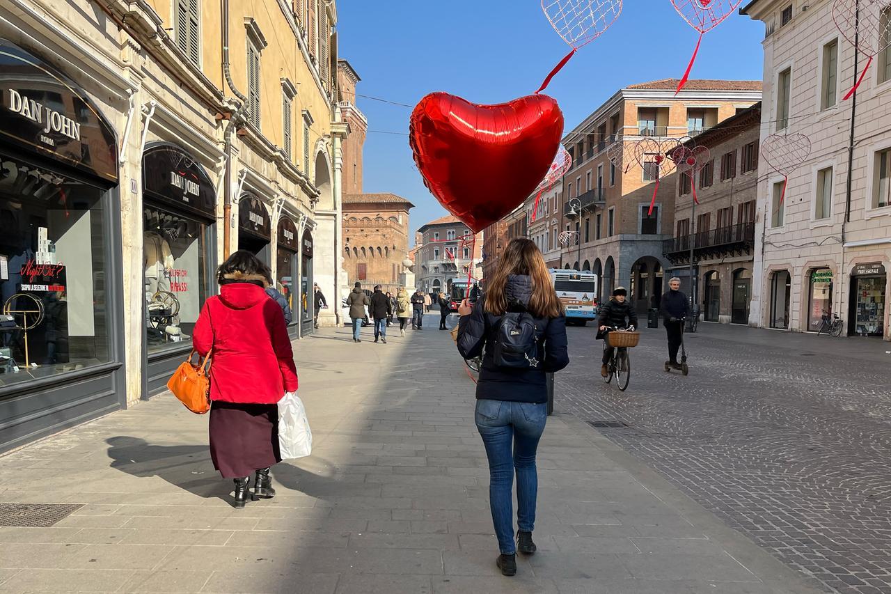 A San Valentino la Nuova Ferrara celebra l’amore con una foto: come partecipare