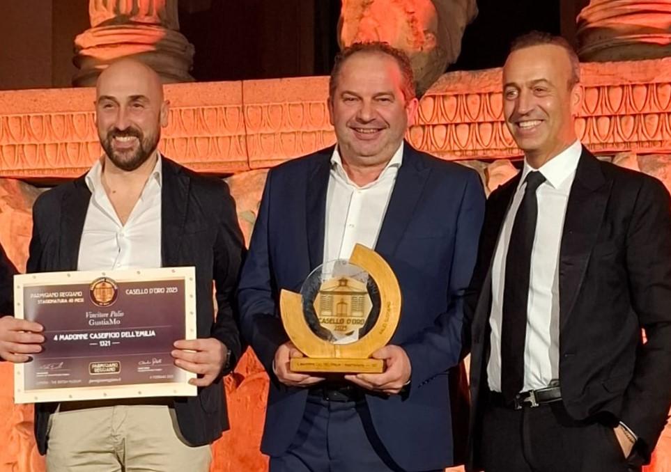 
	Andrea Nascimbeni, presidente di 4 Madonne, con il "Casello d'Oro"

