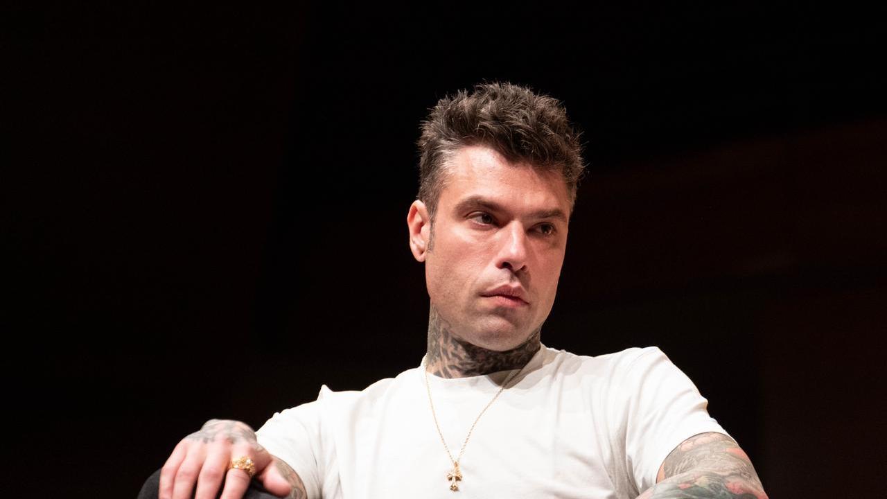 Fedez e le voci di ritiro da Sanremo, tra polemiche e pressioni il festival più difficile della carriera