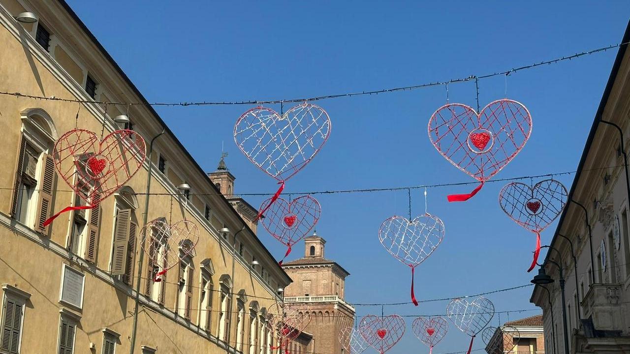 San Valentino, torna Ferrara in Love tra luminarie e addobbi romantici