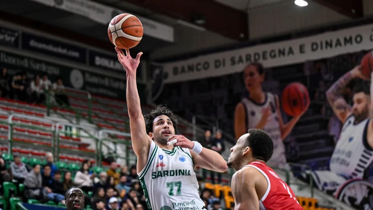 <strong>Erten Gazi </strong>miglior realizzatore del primo tempo con 11 punti