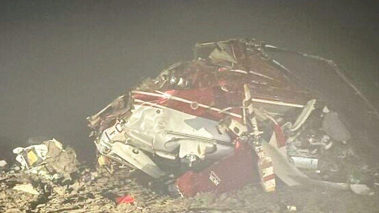 
	I rottami dell'elicottero

