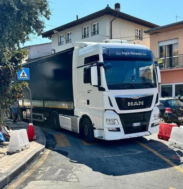 Capannori, la denuncia di Confartigianato: «Rotatorie sempre strette»<br>
