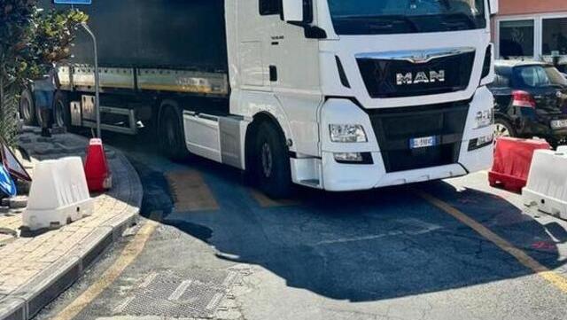 Capannori, la denuncia di Confartigianato: «Rotatorie sempre strette»<br>