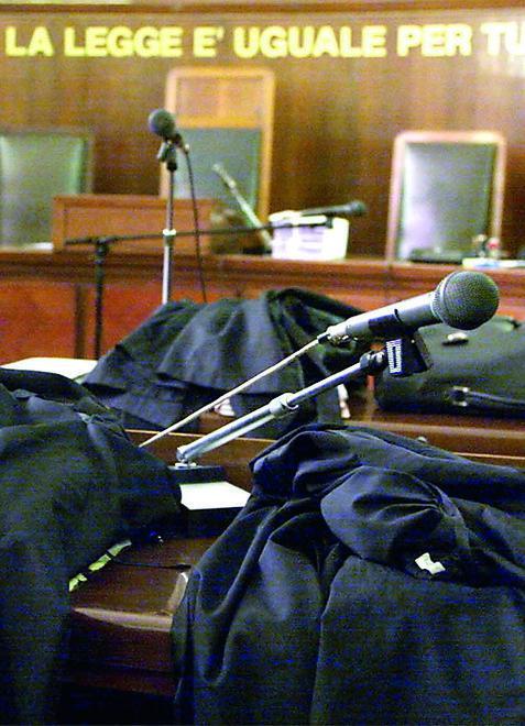 Carrara, azienda condannata a risarcire i danni da stress all’ex dipendente