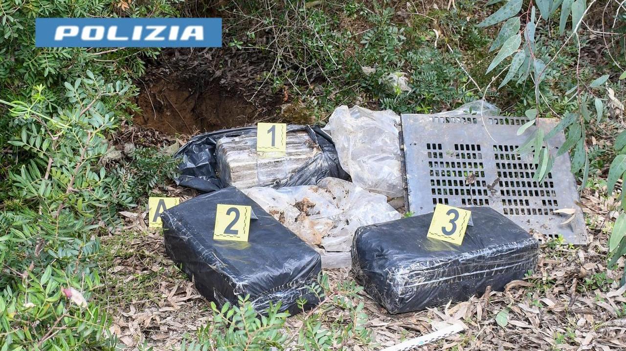 I 45 chili di hashish ritrovati a Cabras