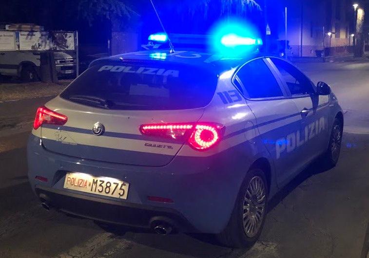 Calciatore espulso dal campo minaccia i tifosi con una pistola
