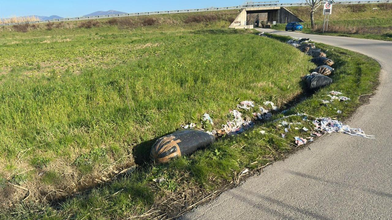 I sacchi neri in via Casale e Fatticci