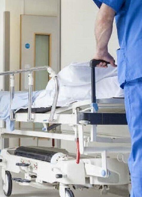 Lucca, padre morto dopo la caduta in ospedale: chiesto il risarcimento all’Asl