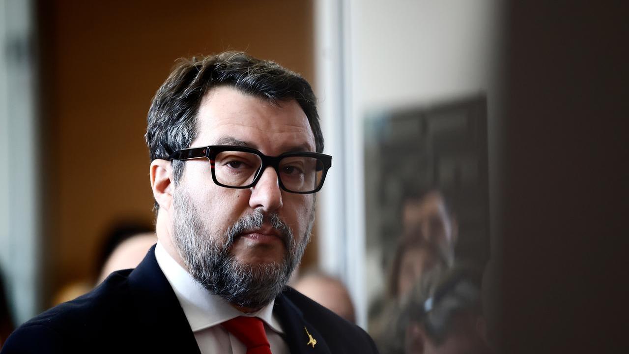 Insulti a Matteo Salvini nella chat di Fratelli d’Italia: «Ministro bimbominkia»