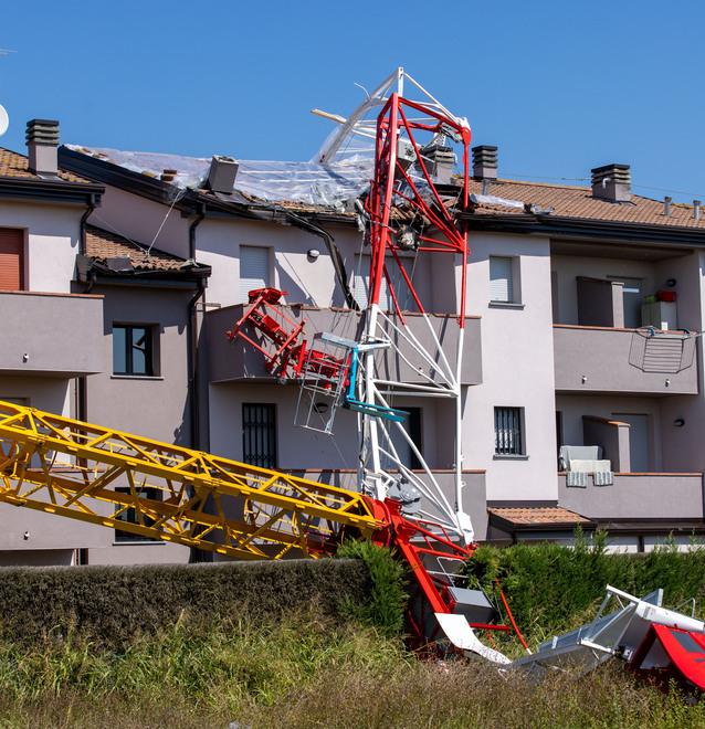 Gru crollata sulle case a Boara, in quattro finiscono a processo