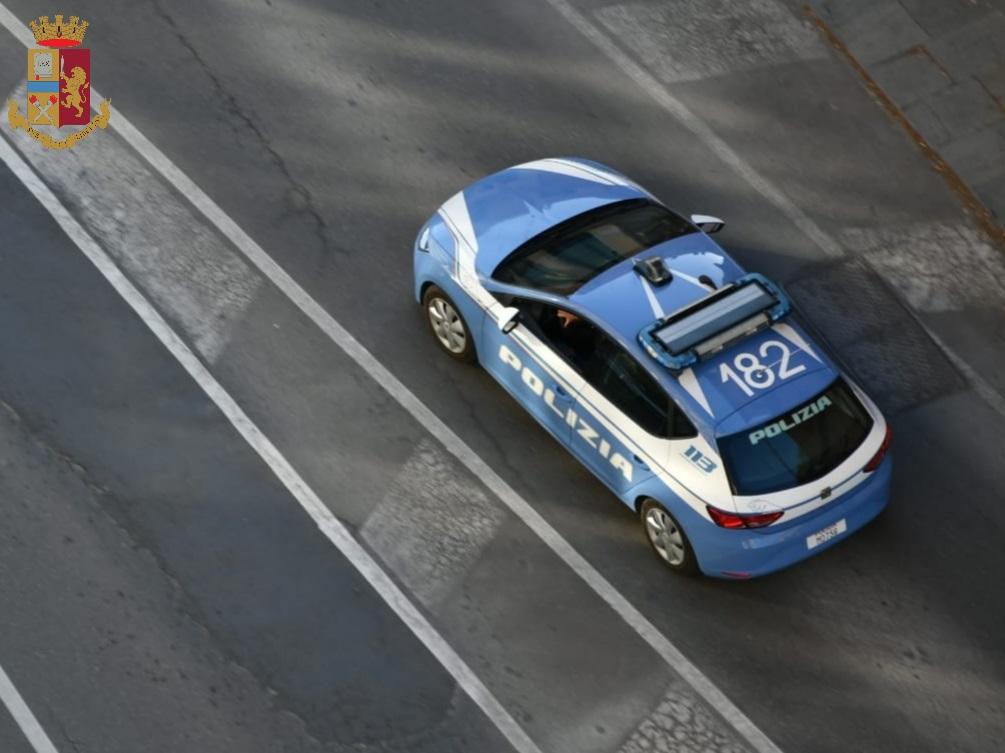 
	Gli agenti hanno scortato l'arbitro dopo la partita

