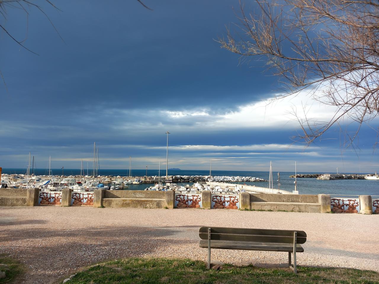 Livorno, il vento dipinge cielo e mare. Grazie a Cristina Baiocchi