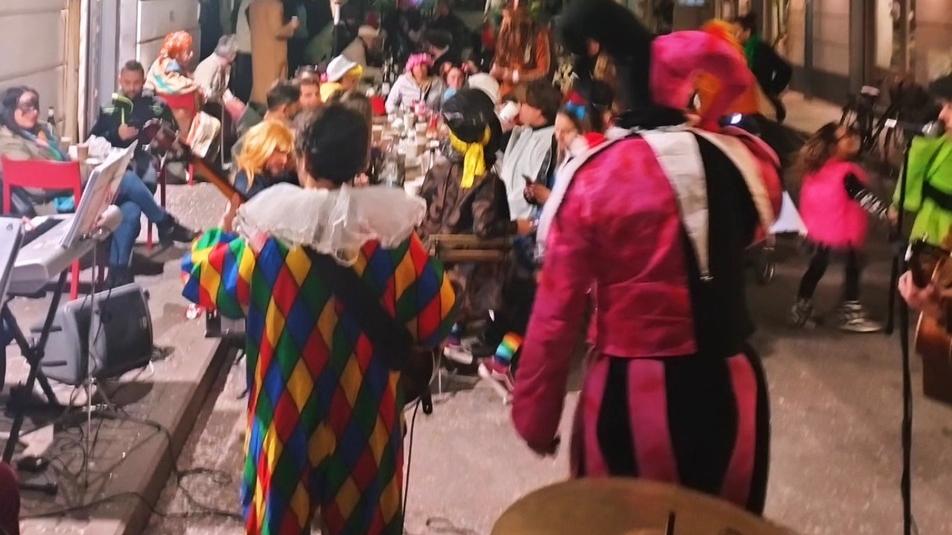 Festa di Carnevale in via Battisti grazie alla proposta del bar enoteca H2NO