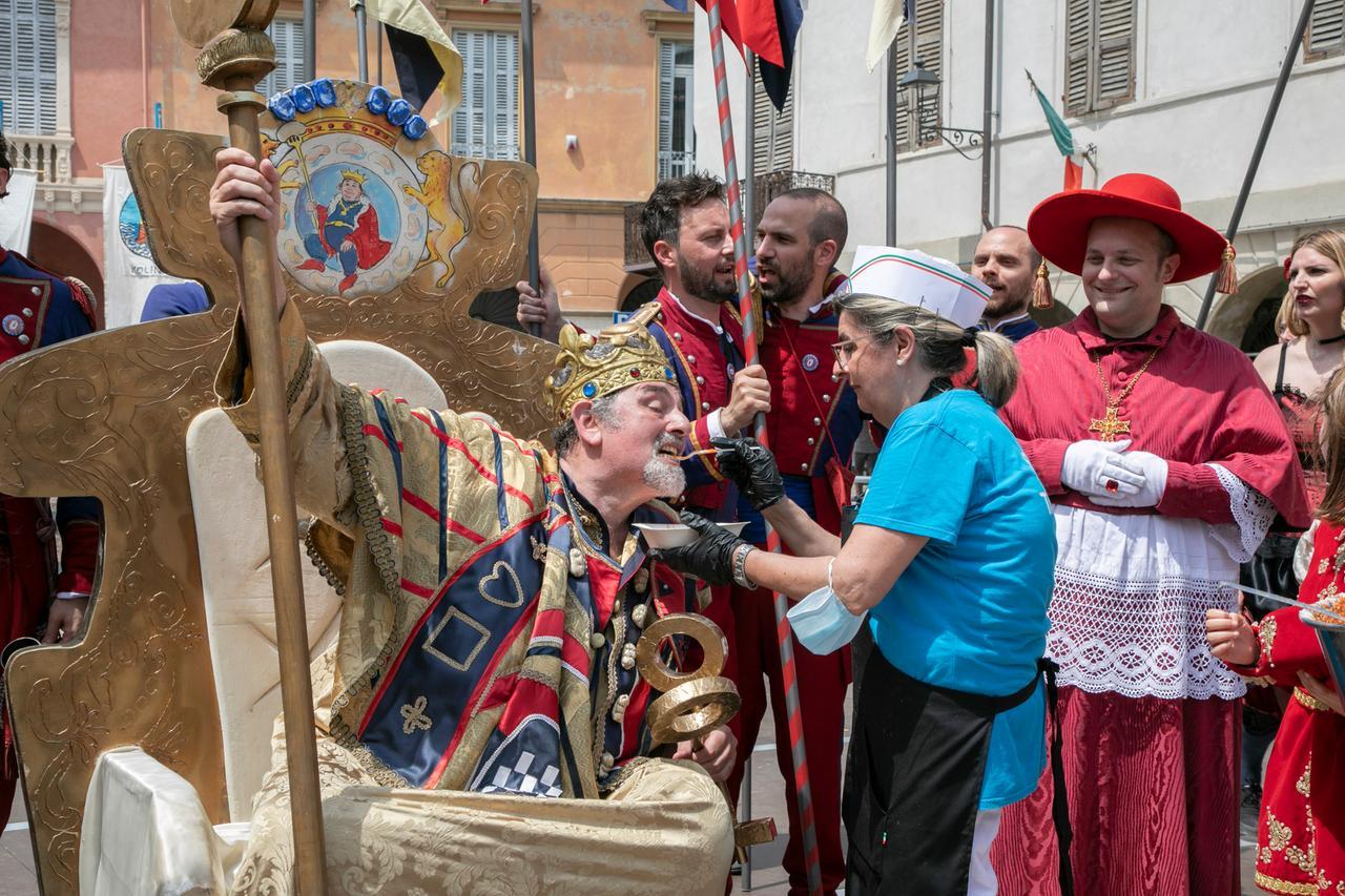 Gnoccata di Guastalla: Giacomo “Ciccio” Valenti non sarà più Re Serpo. Candidature aperte per la successione