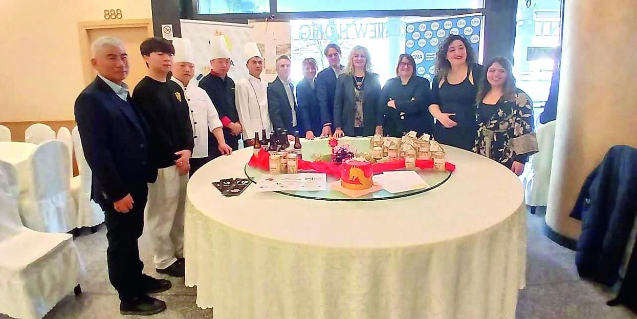 Patè di fegatini sul pane cinese: a Prato l’integrazione passa dalla cucina