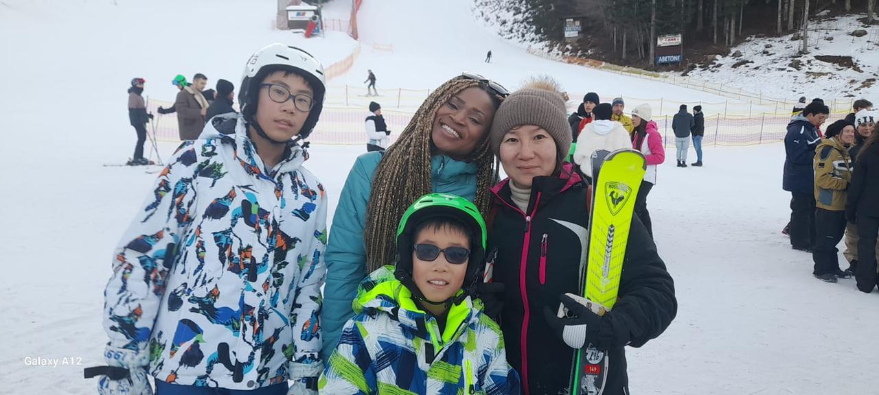 
	Alcuni sciatori anche di origine orientale sulle piste dell&rsquo;Abetone

