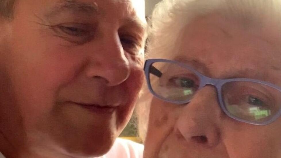 Cento, negato il pass del Carnevale per andare a curare la madre. Ma c'è un lieto fine