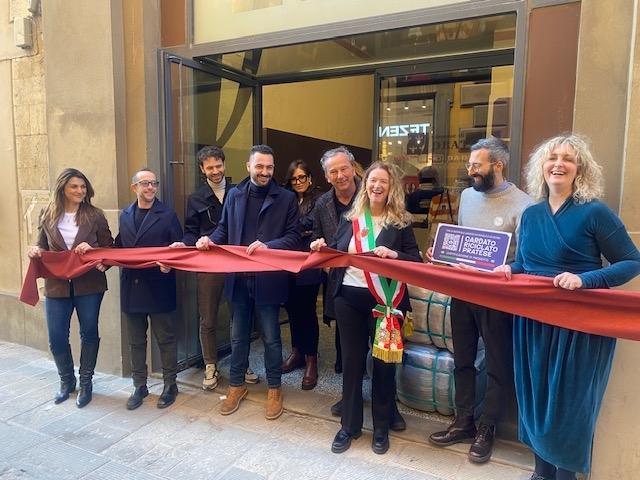 
	L'inaugurazione del punto vendita di via Ricasoli

