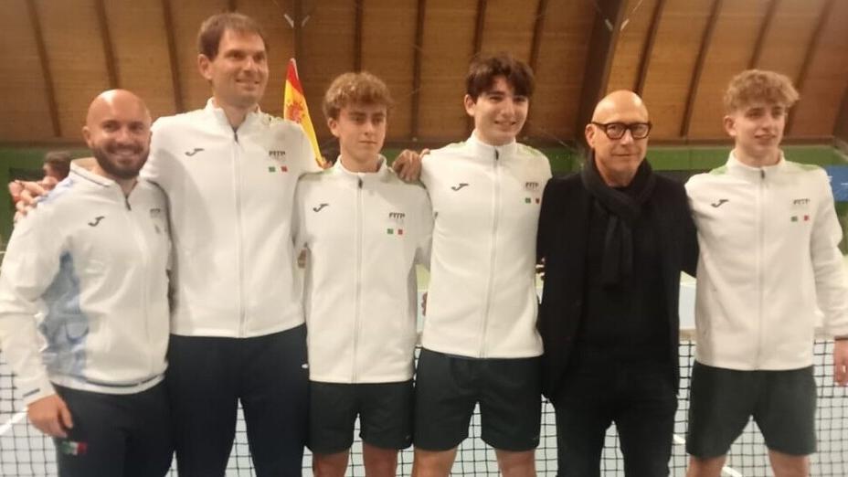 Il team azzurro con il presidente del Cere Corrado Ruspaggiari