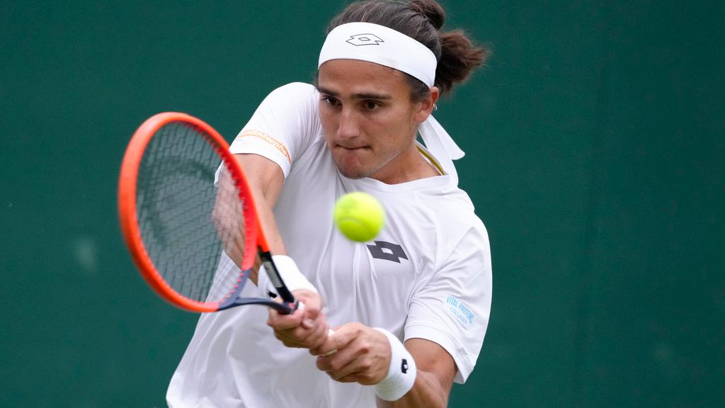 Super Bellucci: batte Tsitsipas e vola in semifinale