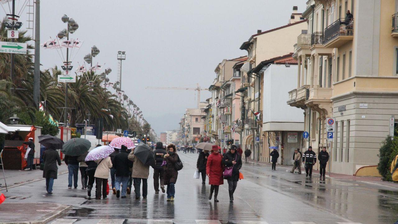 
	Rimandato il corso inaugurale del Carnevale di Viareggio (Foto archivio Paglianti)

