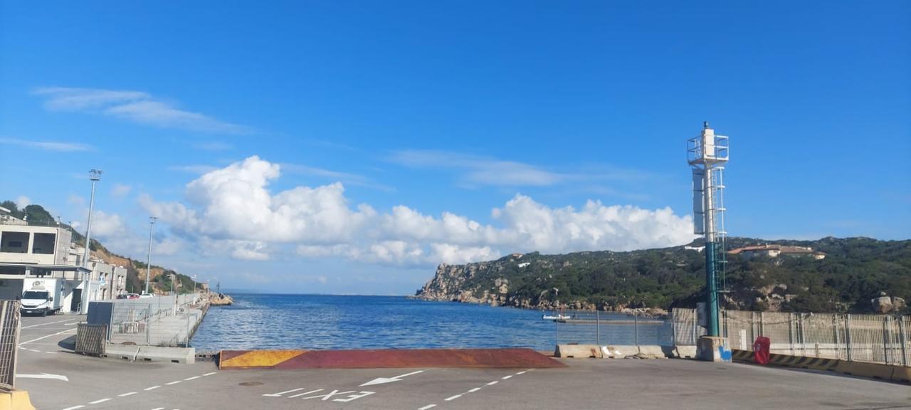 Stop ai traghetti Santa Teresa-Bonifacio: al porto affari ridotti a zero