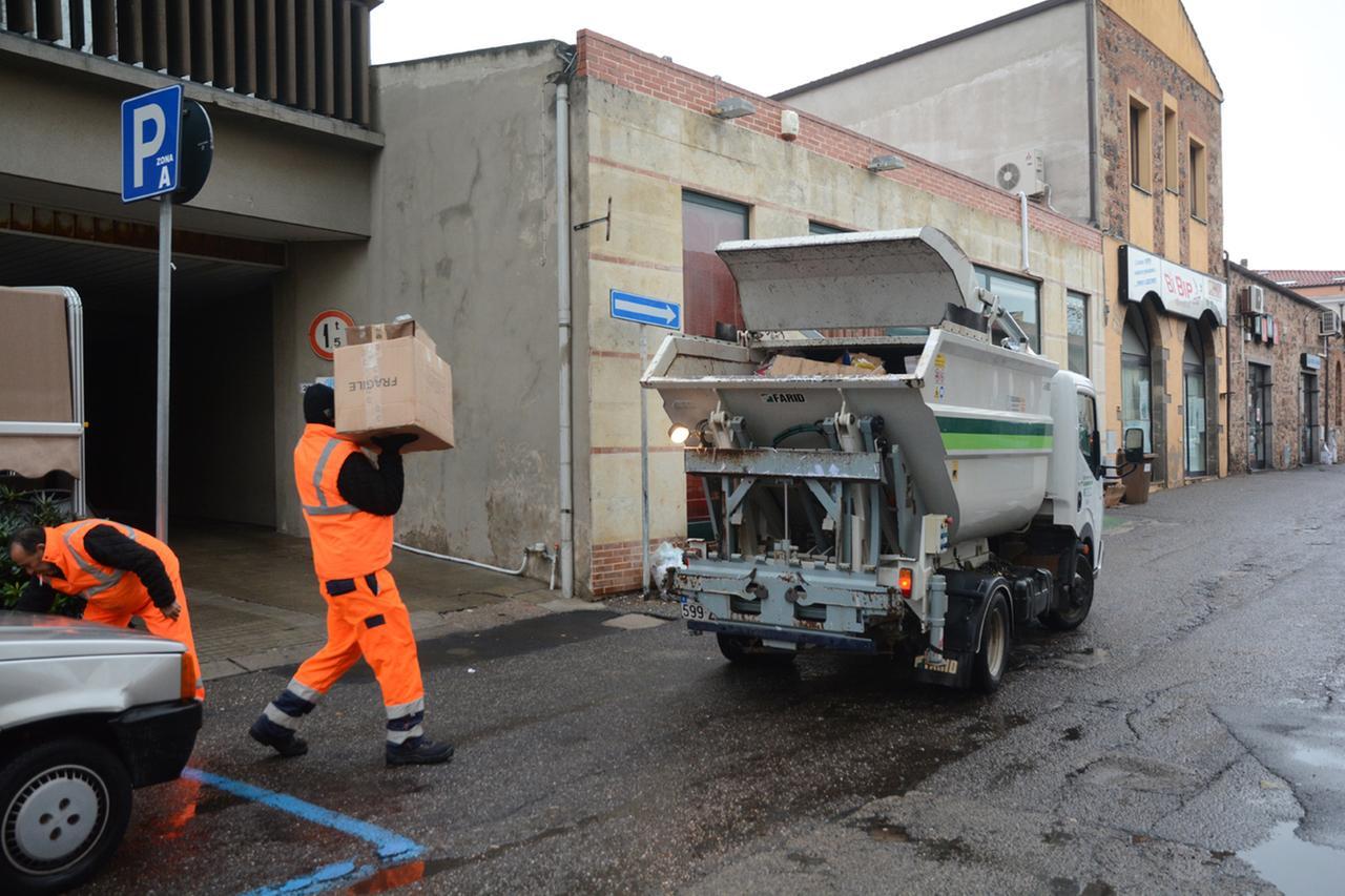 La tariffa puntuale è una beffa, per i rifiuti ora si paga molto di più